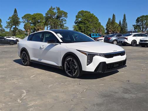 2025 Kia K4 GT-Line