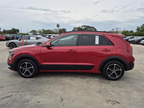 2023 Kia Niro LX