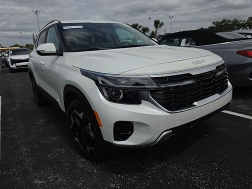 Snow White Pearl 2025 Kia Seltos EX