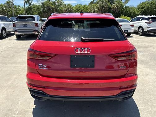 2024 Audi Q3 45 S line Premium