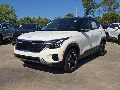 Clear White / Black Roof 2026 Kia Seltos S