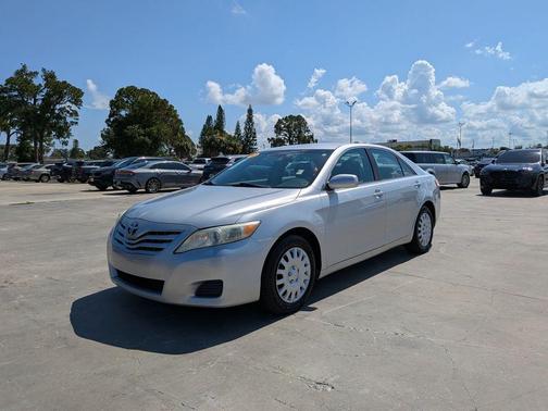 Classic Silver Metallic 2010 Toyota Camry LE
