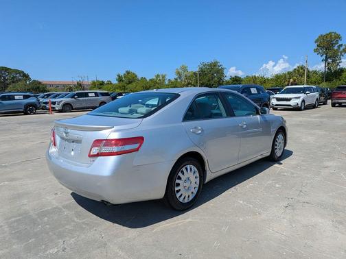 Classic Silver Metallic 2010 Toyota Camry LE