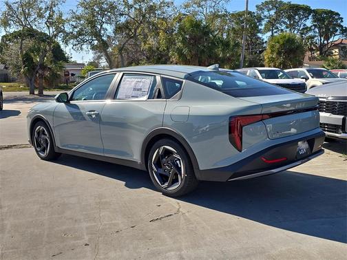 2026 Kia K4 EX