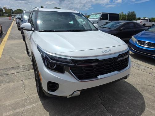2025 Kia Seltos EX