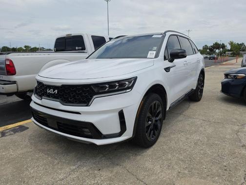 Glacial White Pearl 2023 Kia Sorento SX