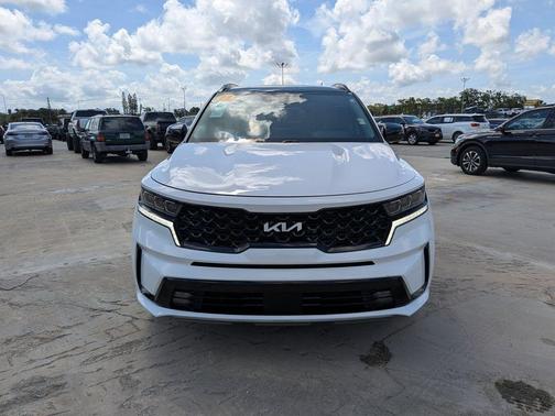 Glacial White Pearl 2023 Kia Sorento SX