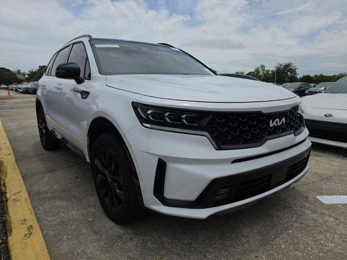 Glacial White Pearl 2023 Kia Sorento SX