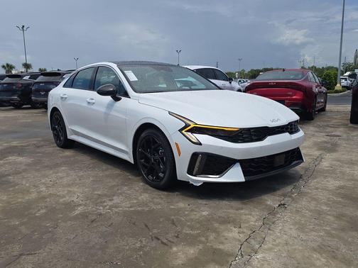Snow White Pearl 2026 Kia K5 GT-Line