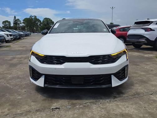 Snow White Pearl 2026 Kia K5 GT-Line