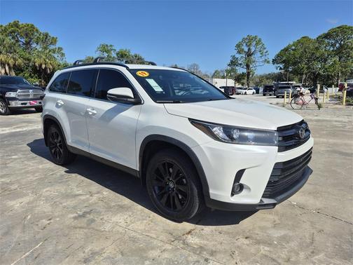 2019 Toyota Highlander SE