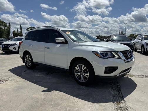 2019 Nissan Pathfinder SL