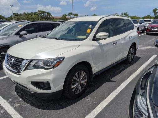 2019 Nissan Pathfinder SL
