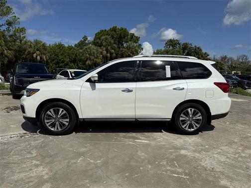 2019 Nissan Pathfinder SL