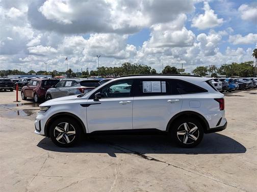 2023 Kia Sorento S
