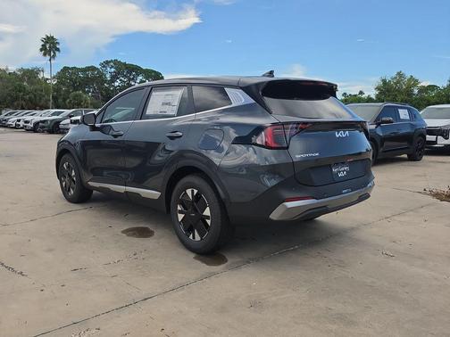 Gravity Gray 2027 Kia Sportage Hybrid LX