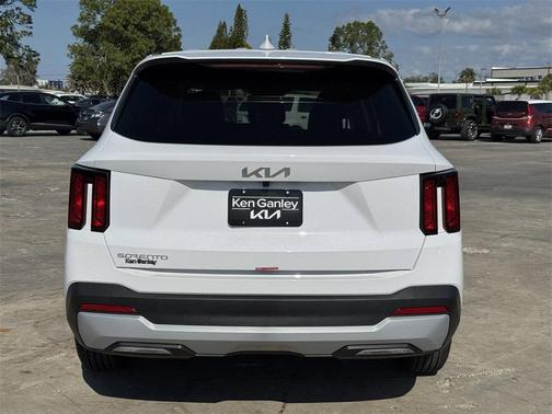 2025 Kia Sorento LX