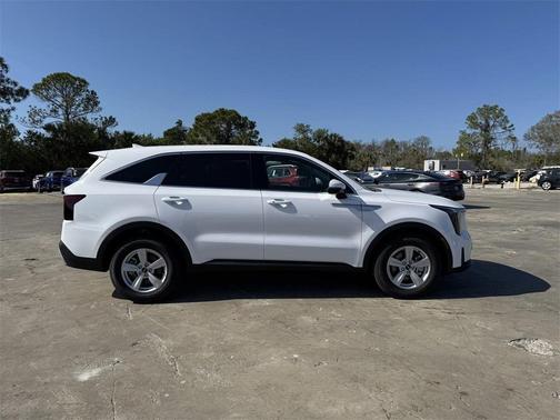 2025 Kia Sorento LX