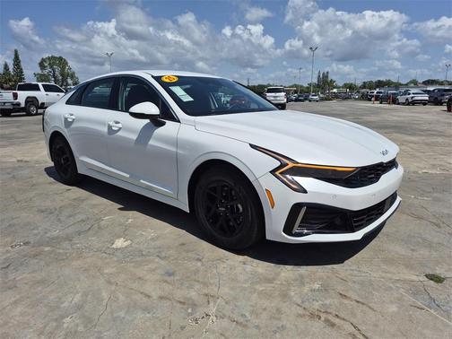 2025 Kia K5 LXS