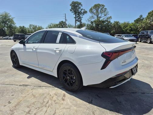 2025 Kia K5 LXS
