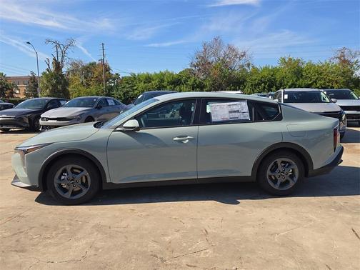 2025 Kia K4 LXS