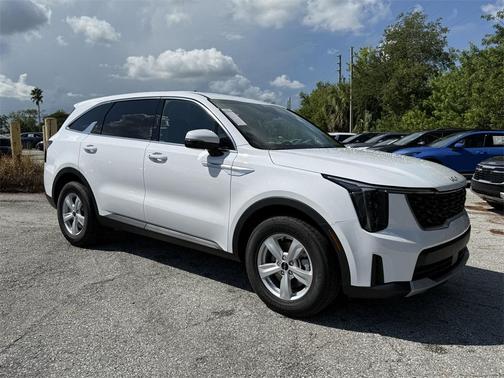2025 Kia Sorento LX