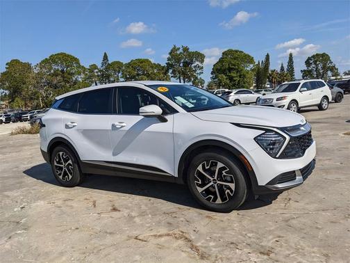 2025 Kia Sportage EX