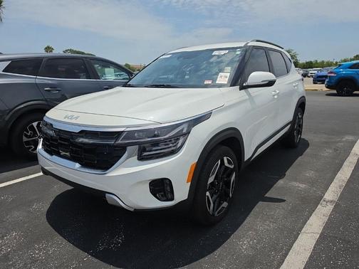 Snow White Pearl 2024 Kia Seltos SX