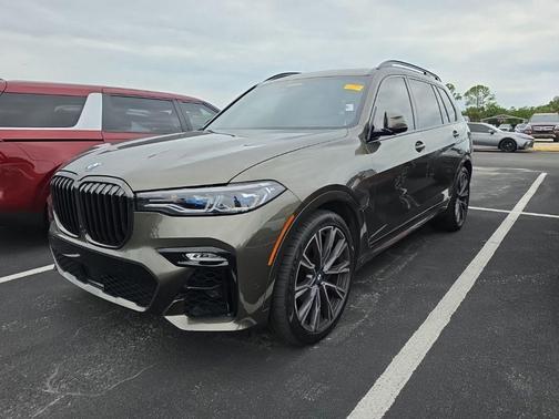 Manhattan Green Metallic 2022 BMW X7 M50i