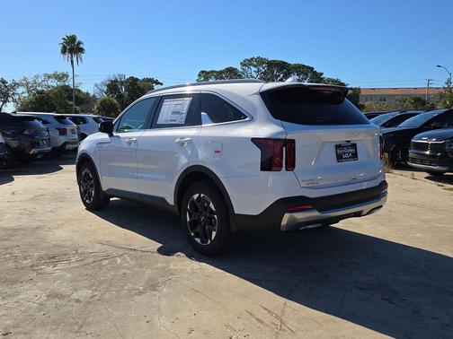 Glacial White Pearl 2026 Kia Sorento S