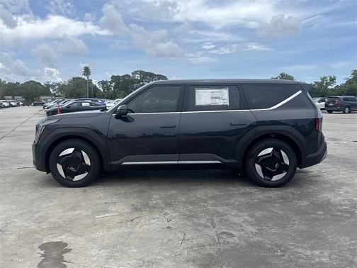 2026 Kia EV9 Light Long Range