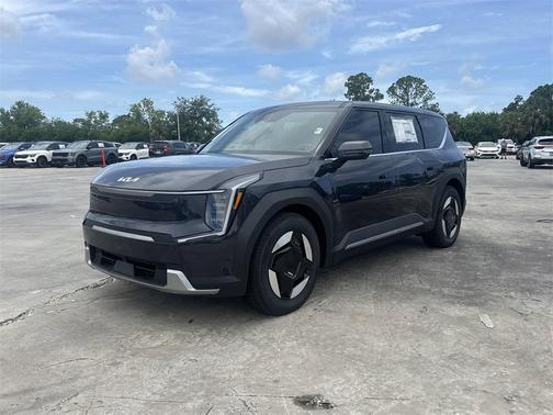 2026 Kia EV9 Light Long Range