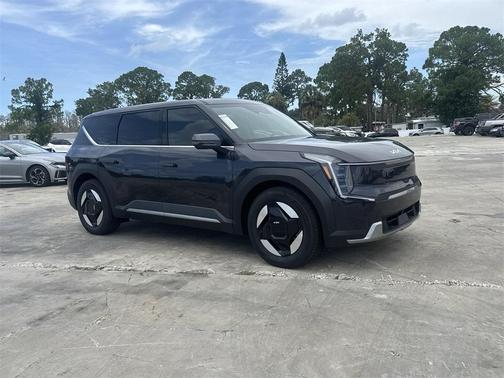 2026 Kia EV9 Light Long Range
