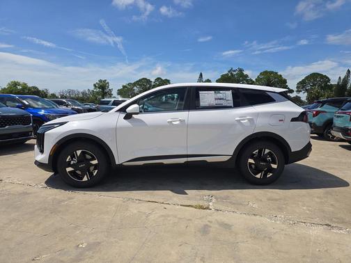 Glacial White Pearl 2026 Kia Sportage LX