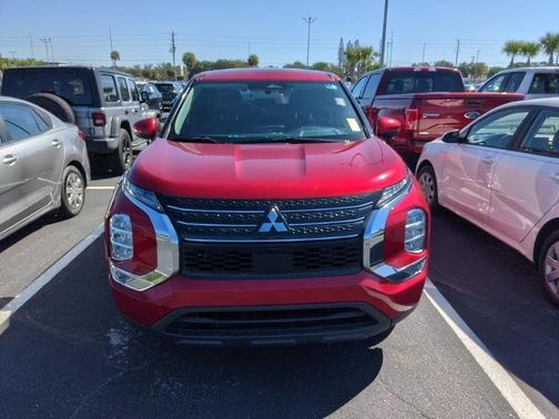 2022 Mitsubishi Outlander ES