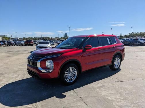 2022 Mitsubishi Outlander ES