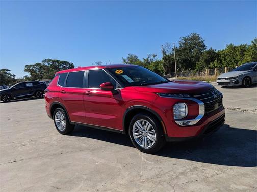 2022 Mitsubishi Outlander ES