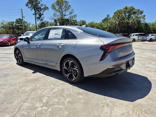2025 Kia K5 GT-Line