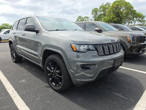 Sting Gray Clearcoat 2020 Jeep Grand Cherokee Altitude