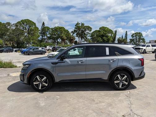 2023 Kia Sorento S