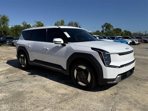 2026 Kia EV9 Light Short Range