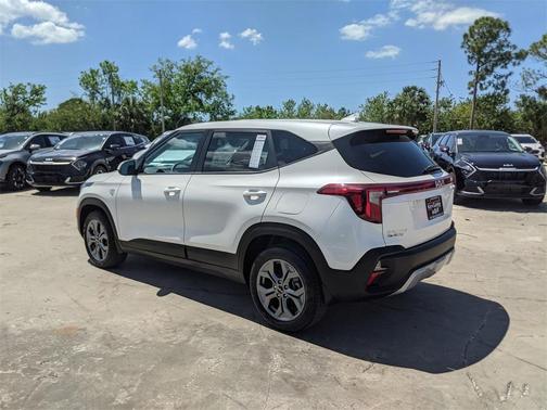 2024 Kia Seltos LX