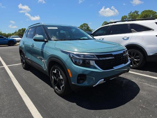 Blue 2025 Kia Seltos EX