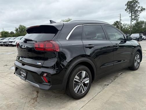 2022 Kia Niro LXS