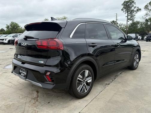 2022 Kia Niro LXS