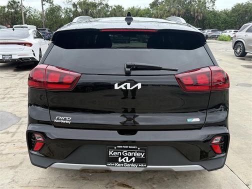 2022 Kia Niro LXS