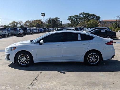 2020 Ford Fusion SE