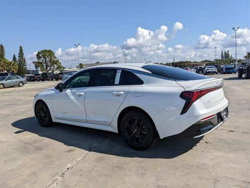 2025 Kia K5 LXS