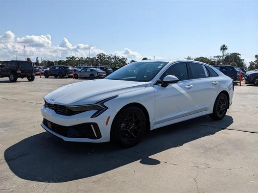 2025 Kia K5 LXS