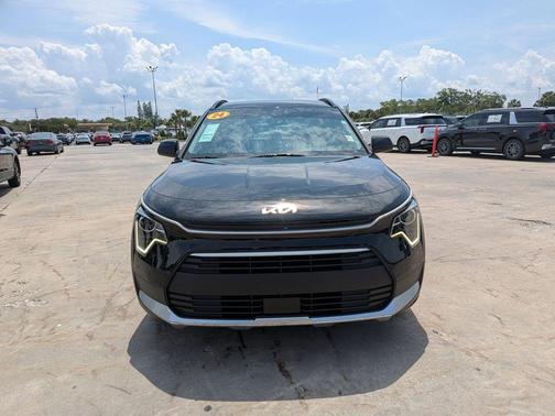 Aurora Black 2024 Kia Niro EX